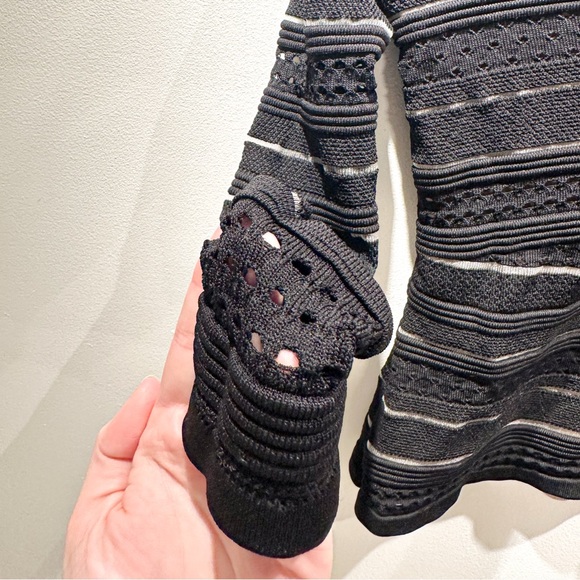 NWOT Bailey 44 Cream V-Neck Top Black Lace Long Sleeve - Picture 5 of 7